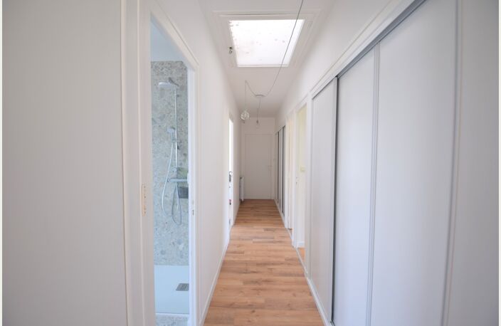 Maison à louer 6 pièces LA ROCHELLE (17), 4 chambres en centre ville — photo 5