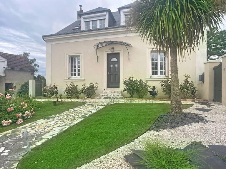 SAINT-ROCH – LE CHARME DES BELLES PIERRES DANS UN ÉCRIN DE VERDURE, maison de plus de 190 m2 habitables, 5 chambres — photo 1