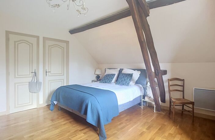 SAINT-ROCH – LE CHARME DES BELLES PIERRES DANS UN ÉCRIN DE VERDURE, maison de plus de 190 m2 habitables, 5 chambres — photo 5