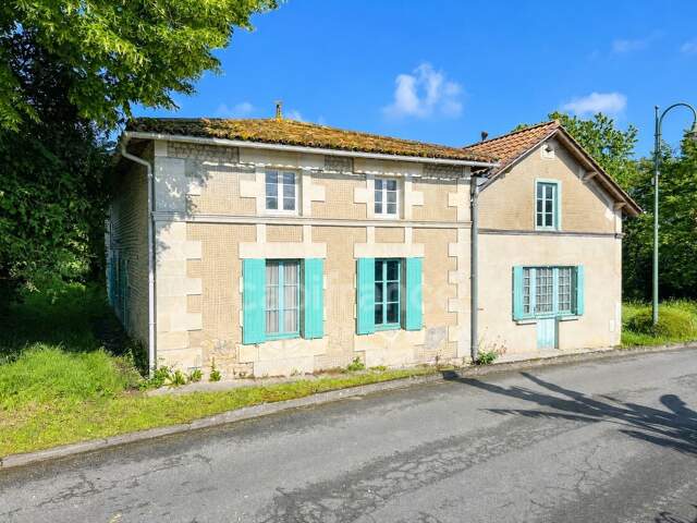 Certaines maisons séduisent par ce qu'elles sont, d'autres par tout ce qu'elles peuvent devenir - Vanzac (17) — photo du bien