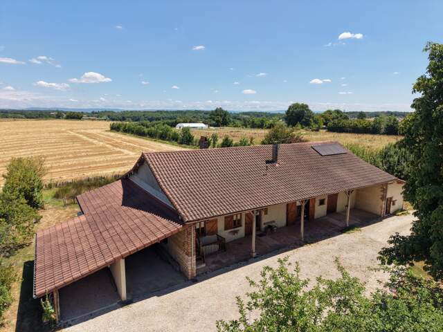 Maison à vendre 5 pièces proche de MANTENAY MONTLIN (01) — photo du bien
