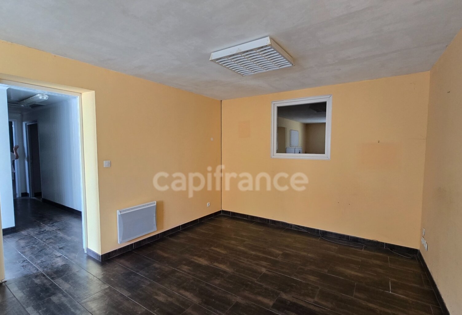 Local/bureau à vendre SOUBISE (17) 1600m² de surface développée — photo 1