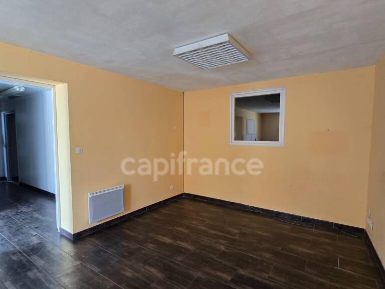 Local/bureau à vendre SOUBISE (17) 1600m² de surface développée — photo 1
