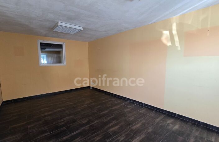 Local/bureau à vendre SOUBISE (17) 1600m² de surface développée — photo 2