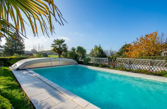 BREUILLET – VILLA AVEC PISCINE ET VUE PANORAMIQUE SUR LA CAMPAGNE — photo 2