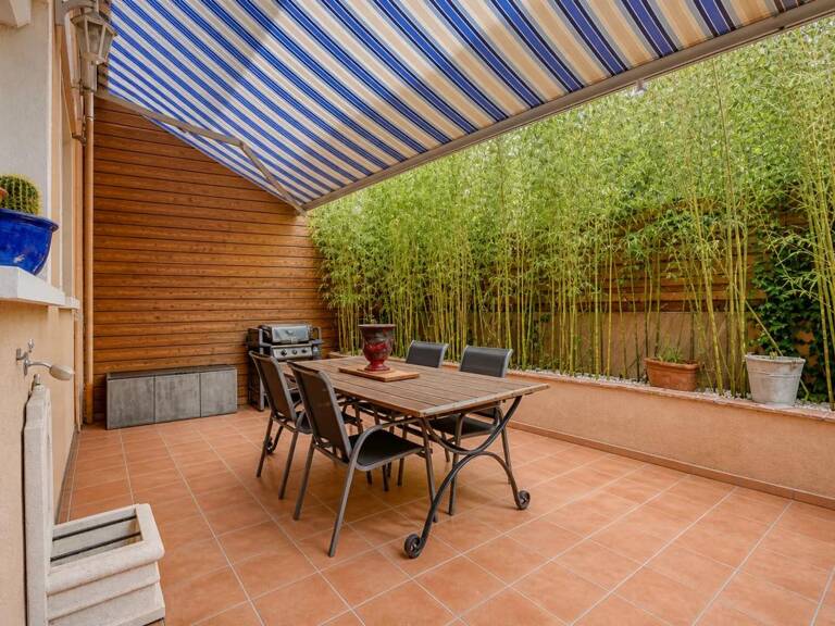 Maison de 5/6 pièces de 85 m² à Villeurbanne avec Garage et Cour — photo 1