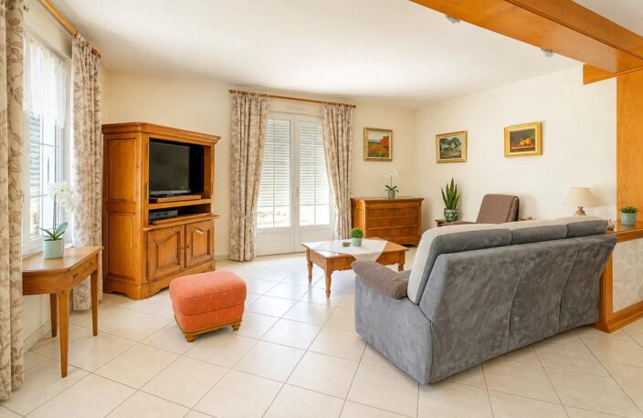 Maison de 7 pièces de 176 m² à Nouans-les-Fontaines — photo 2