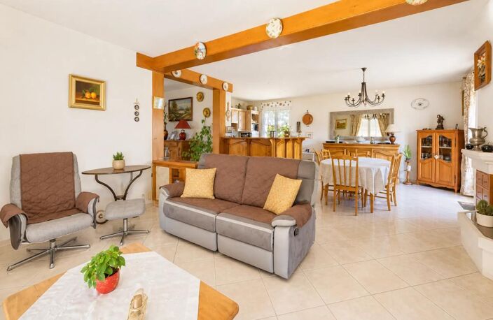 Maison de 7 pièces de 176 m² à Nouans-les-Fontaines — photo 3