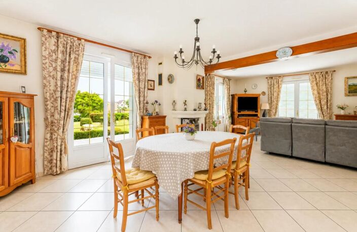 Maison de 7 pièces de 176 m² à Nouans-les-Fontaines — photo 4