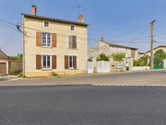 Maison de village à rénover — photo du bien