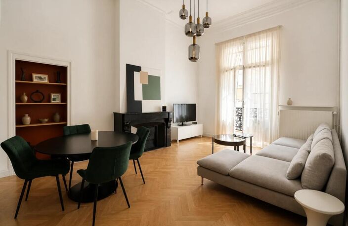 Appartement Haussmannien de 3 pièces 92 m² à Béziers — photo 2