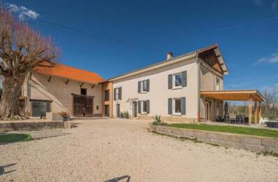 Magnifique corps de ferme en pisé rénové de 224 m² habitables sur 2 153 m² de terrain — photo du bien