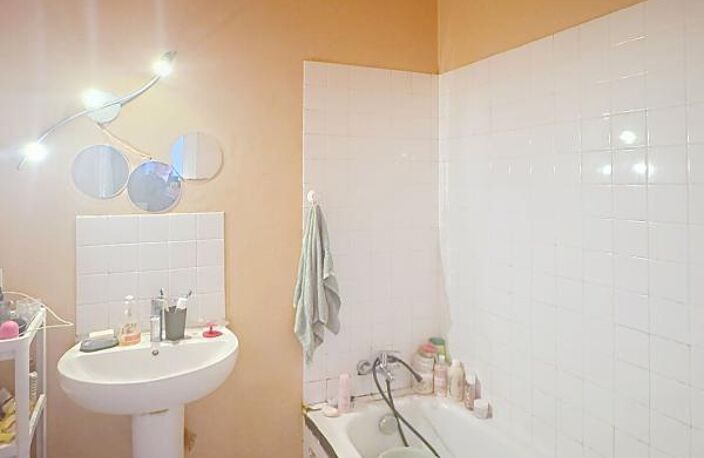 T2 46m² vendu loué - Charpennes — photo 4