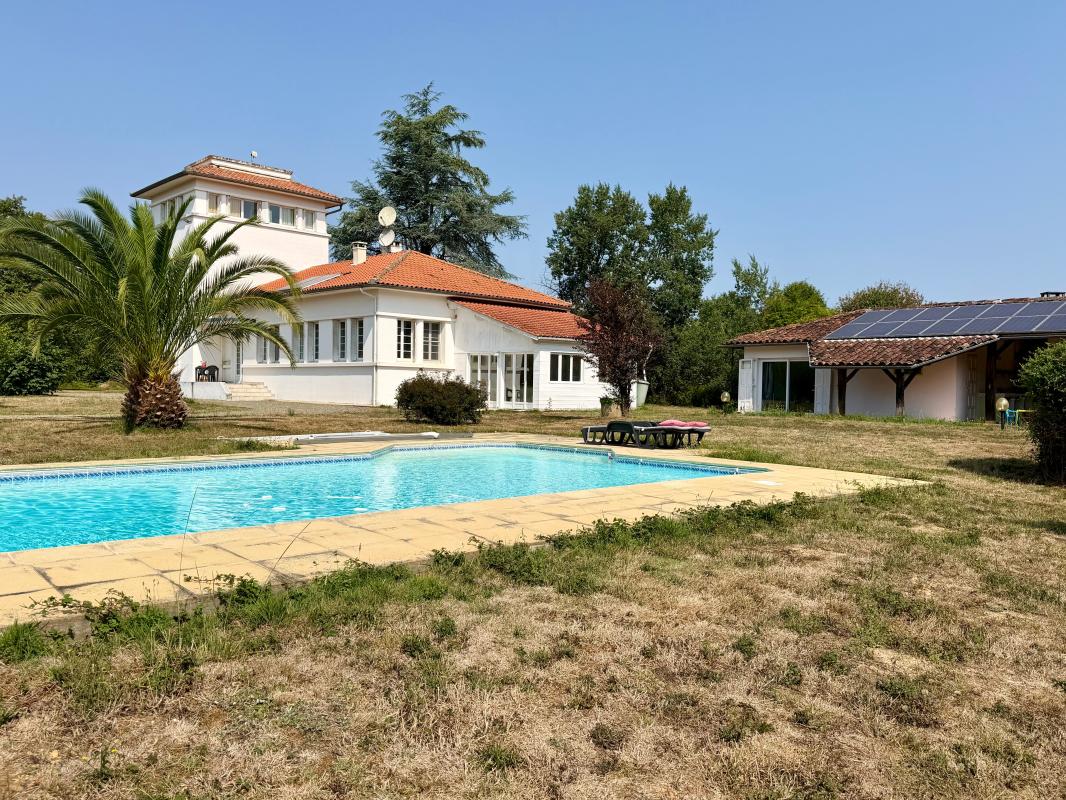 Villa / Maison  T9 à vendre Verlus 32400
