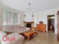 Maison de ville à vendre à deux pas du centre village divisée en 2 appartements — photo 2