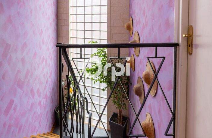 Maison Bel-Étage de 103 m² à 2 pas de la Gare de Lens – Avec 3 garages ! — photo 4