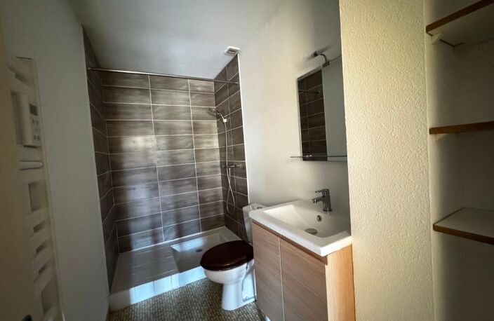Appartement À Louer Aussillon — photo 2