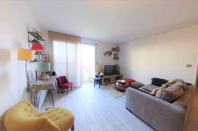 Appartement 2 pièces 826 €