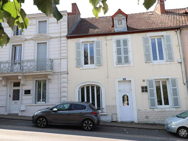 Maison Neris Les Bains 8 pièce(s) 108 m2 — photo du bien