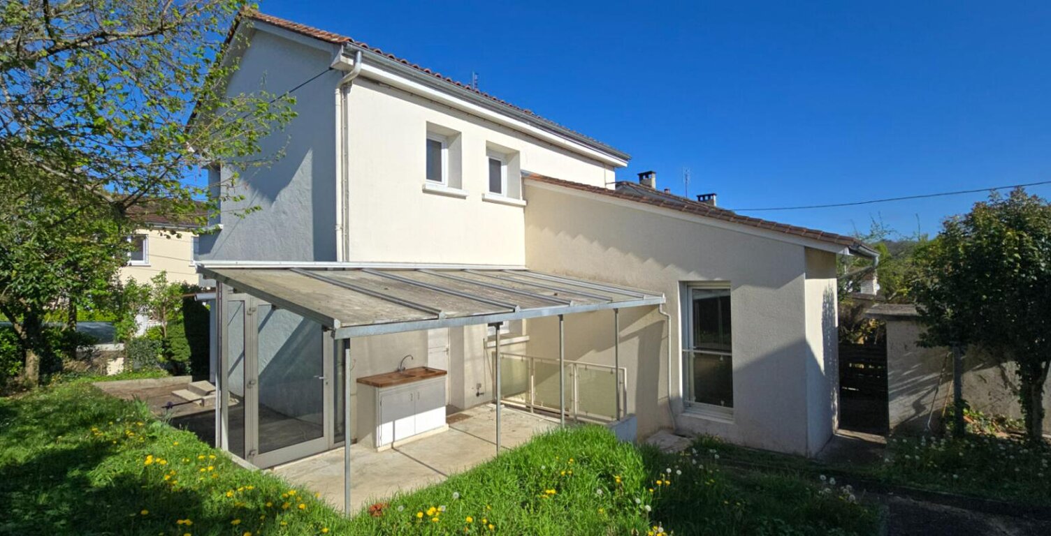 Maison de ville, de type 5, sous-sol, garage et jardin clos de 317 m² — photo 1