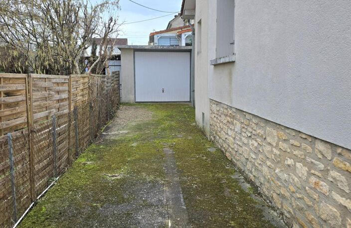 Maison de ville, de type 5, sous-sol, garage et jardin clos de 317 m² — photo 4