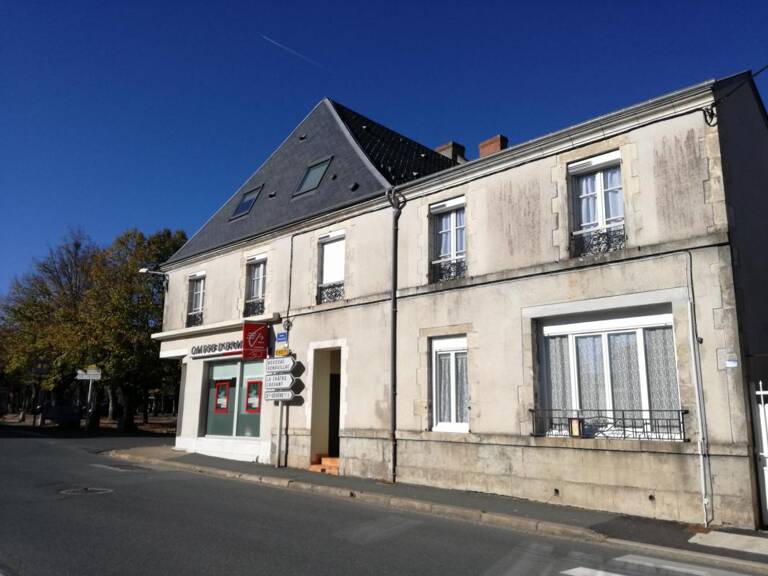Leasing Appartement 3  pièces 61 m² Aigurande — photo 1