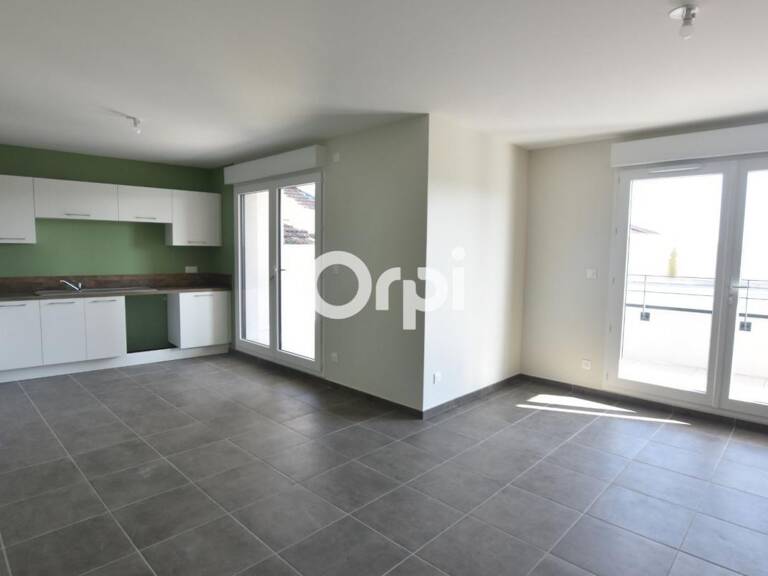 Appartement T3 avec grande terrasse et vue dégagée – Saint-Laurent-de-Chamousset — photo 1