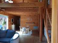 LALINDE SUPERBE ENSEMBLE IMMOBILIER RÉNOVÉ, SITUÉ DANS UN ENVIRONNEMENT AU CALME,  COMPRENANT UNE JOLIE MAISON BOIS DE 204 M² HABITABLES EN PARFAIT ETAT + 2 GITES DONT UN AVEC SPA PRIVÉ + PISCINE CARRELÉE ET CHAUFFÉE, TERRAIN SEMI-CLOS DE 5 593 M² ARBORÉ + UNE SURPRISE !. UNE CABANE PERCHÉE DANS LES ARBRES. — photo 2