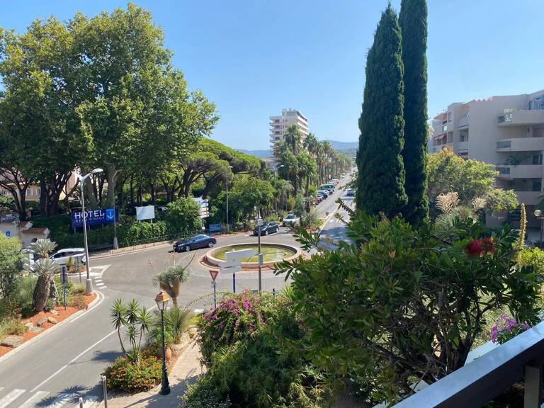 T3 VUE MER  LAVANDOU CENTRE — photo 1