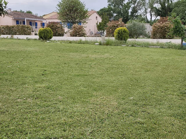 Terrain constructible 580m2 au calme — photo du bien