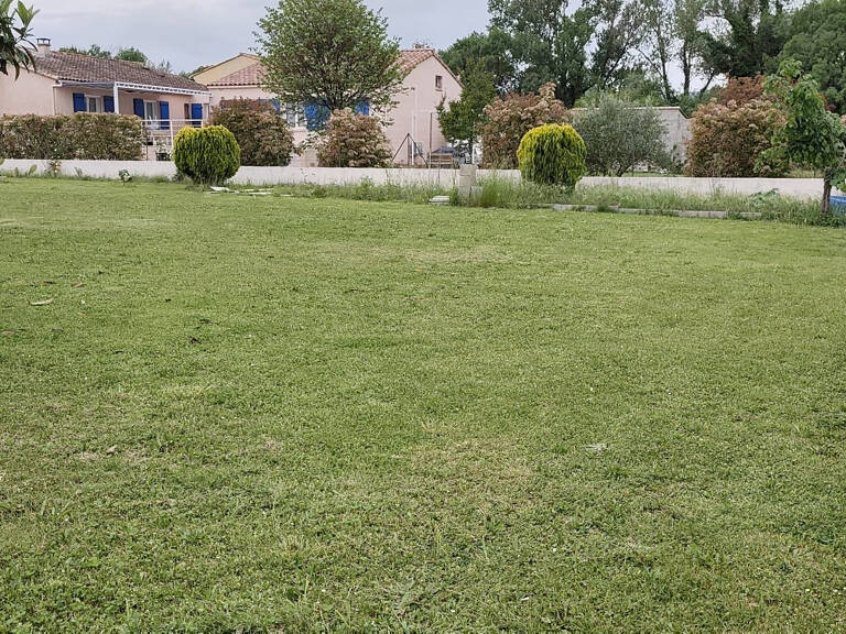 Terrain constructible 580m2 au calme — photo 1