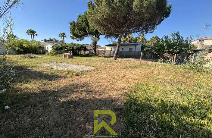 Grau d'Agde   À 200 mètres de la plage Terrain de plus de 11 — photo 3