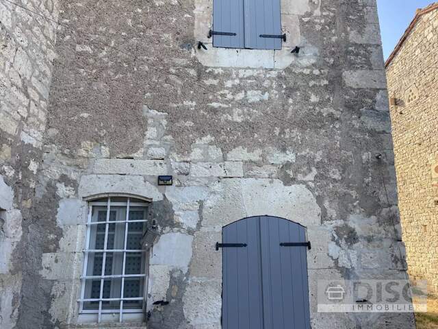 Maison de village pierres blanches — photo du bien
