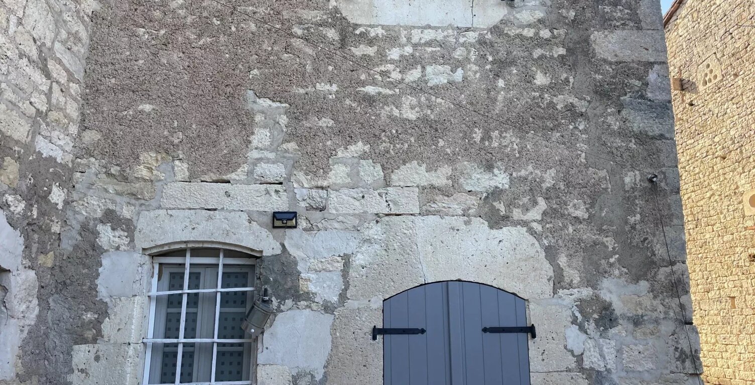 Maison de village pierres blanches — photo 1