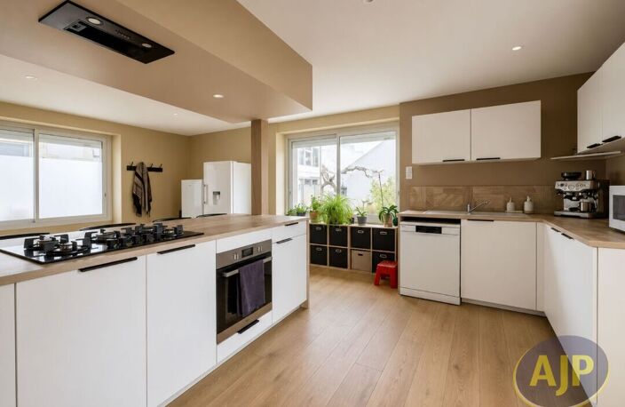 Maison avec garage, 3 chambres et 1 bureau ! — photo 3
