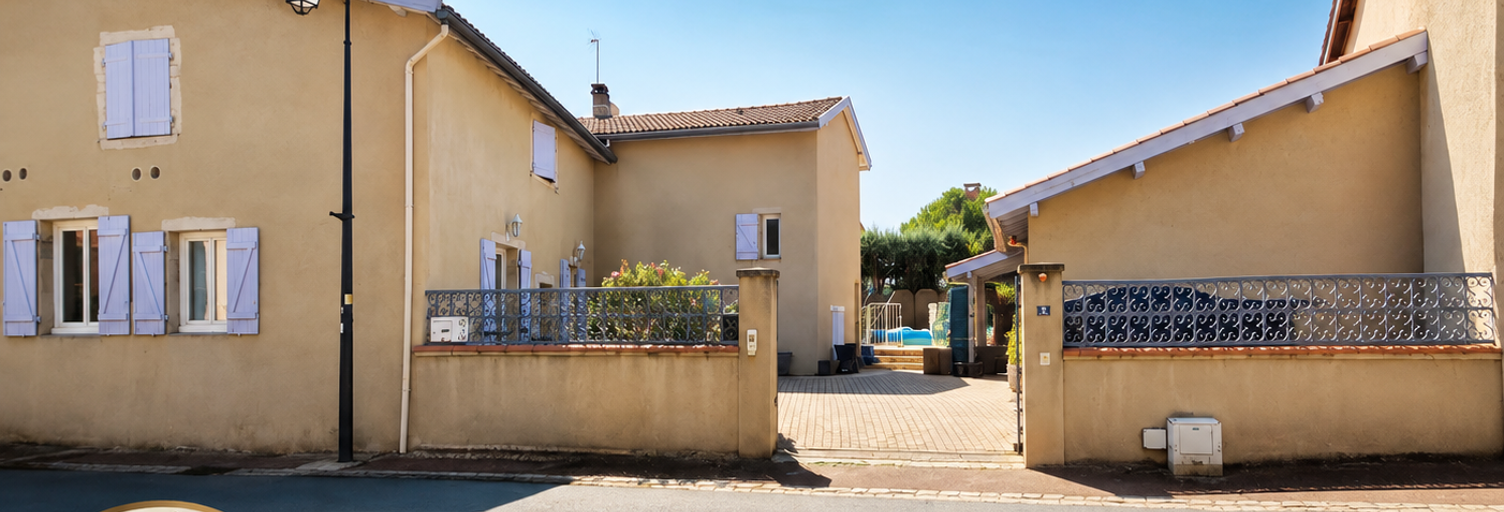 Maison 10 Pièces 225 m² à vendre à Saint-Marcellin-en-Forez (42680)
