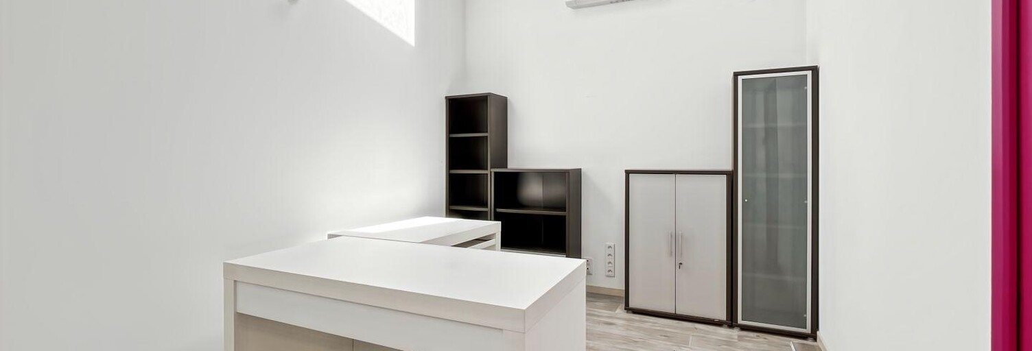 Bureau  12 m² à louer à Bagnols-sur-Cèze (30200)