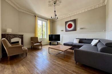 Appartement 6 pièces 1249 €