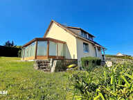 VALLEE DE LA VARENNE - PAVILLON 5 PIECES SUR SOUS-SOL COMPLE — photo 2