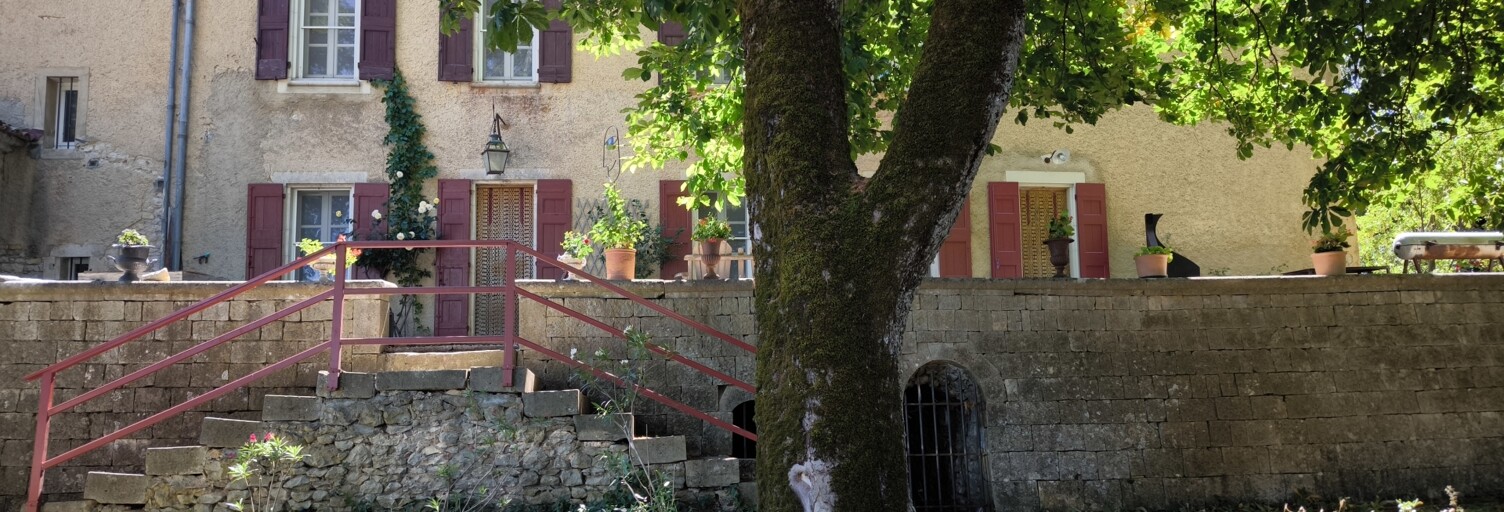 Maison 10 Pièces 500 m² à vendre à Revest-du-Bion (04150)