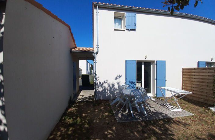 Charmante villa 4 pièces avec garage, terrasse et jardin au coeur d'une résidence avec piscine — photo 2