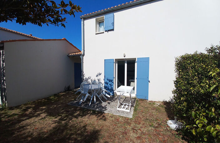 Charmante villa 4 pièces avec garage, terrasse et jardin au coeur d'une résidence avec piscine — photo 3