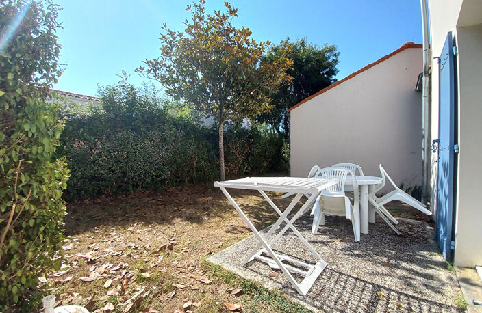 Charmante villa 4 pièces avec garage, terrasse et jardin au coeur d'une résidence avec piscine — photo 4