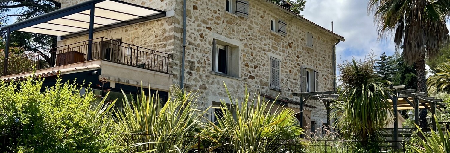 Maison 6 Pièces 241 m² à vendre à Le Rouret (06650)