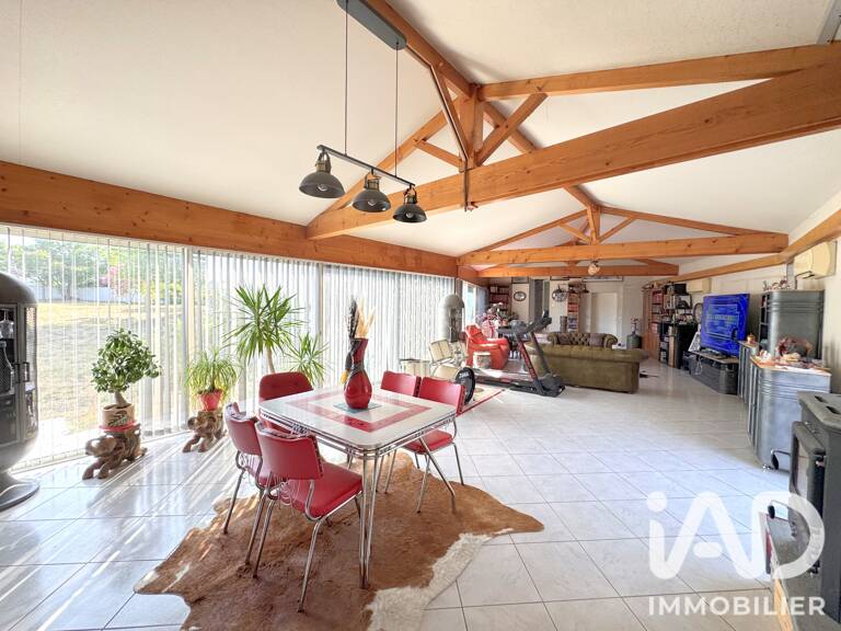 Vente Maison/villa 8 pièces — photo 1