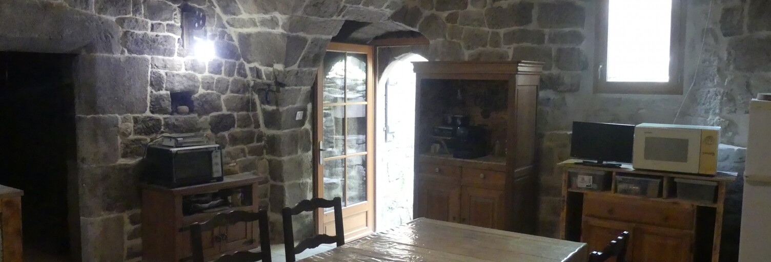 Maison 5 Pièces 93 m² à vendre à Burzet (07450)