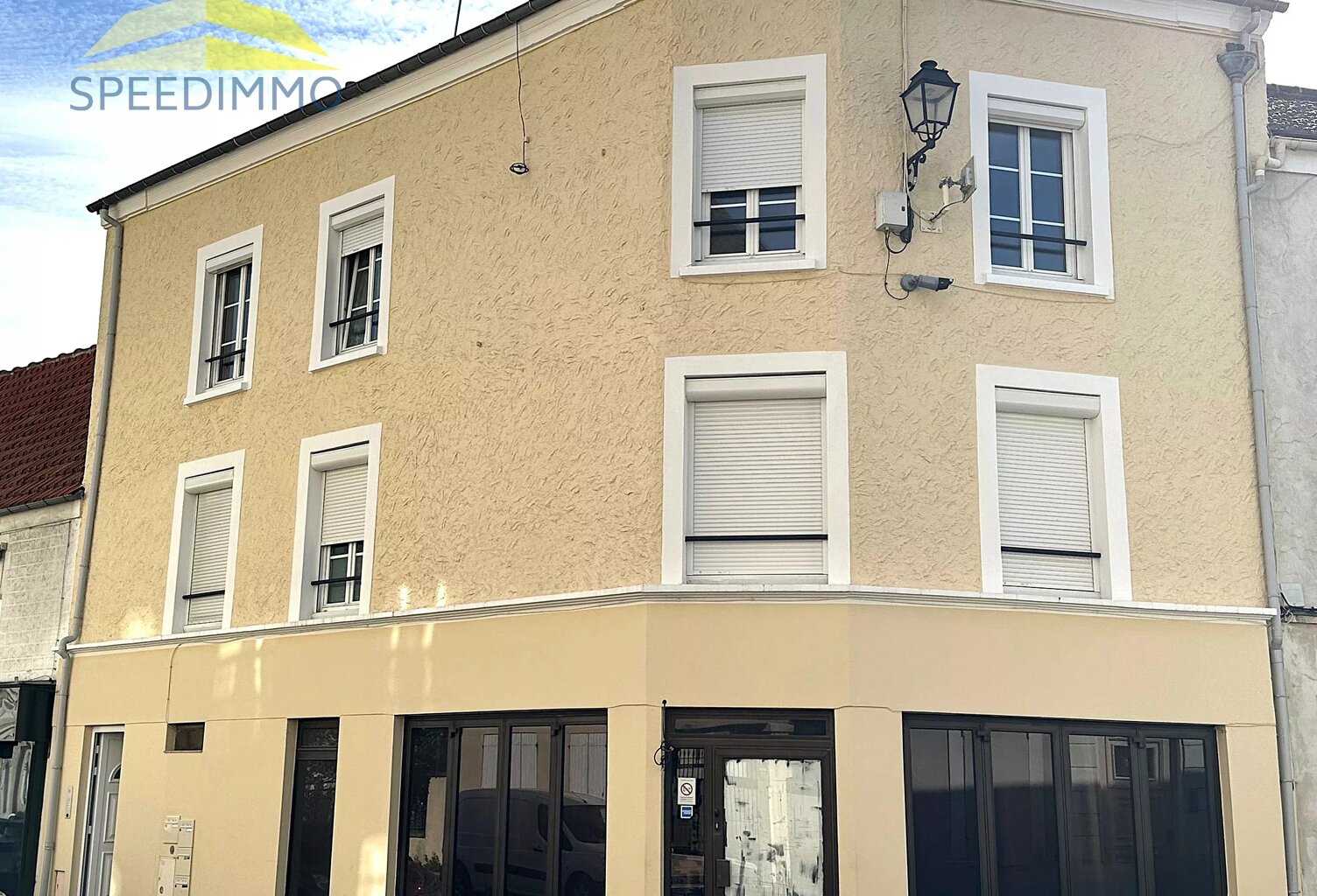 IMMEUBLE DE RAPPORT – COMMERCE + 3 APPARTEMENTS — photo 1