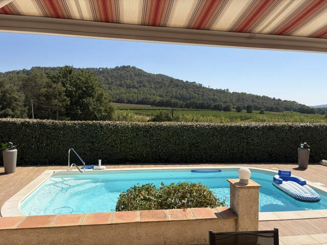 PIERREFEU DU VAR RARE SUR LE SECTEUR VILLA T4 de plain-pied avec piscine et garage — photo du bien