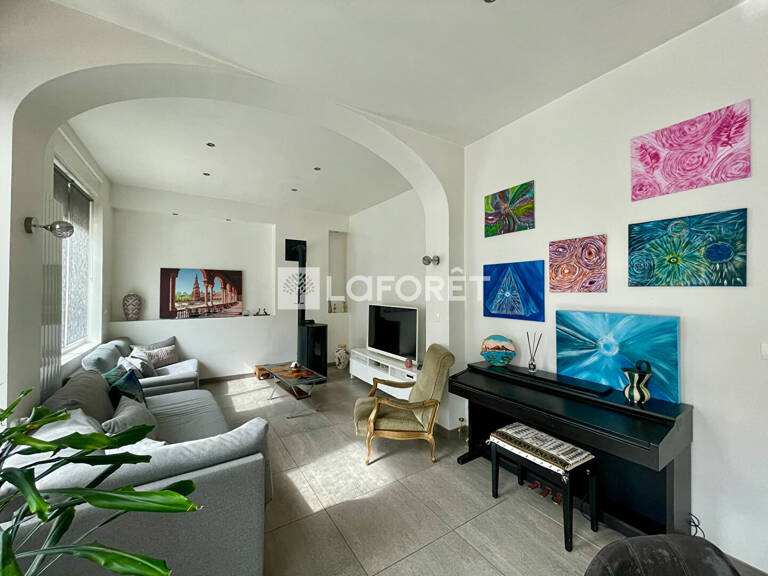 Maison de caractère avec 5 chambres, jardin et deux garages - Rare à la vente — photo 1