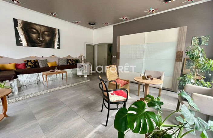 Maison de caractère avec 5 chambres, jardin et deux garages - Rare à la vente — photo 2